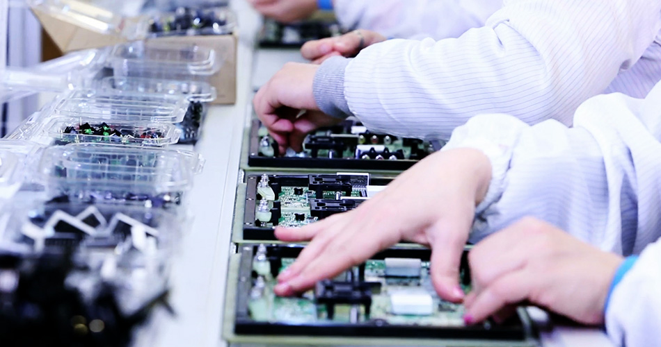 Comparison of PCBA processing and traditional manufacturing