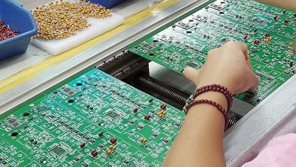 How does the customer consulting service of PCBA factory help solve technical problems